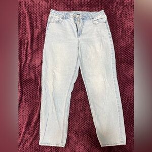 American Eagle Strigid Light Blue Denim Jeans